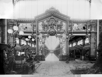 Portico of fabric at the Universal Exhibition of 1889 in Paris